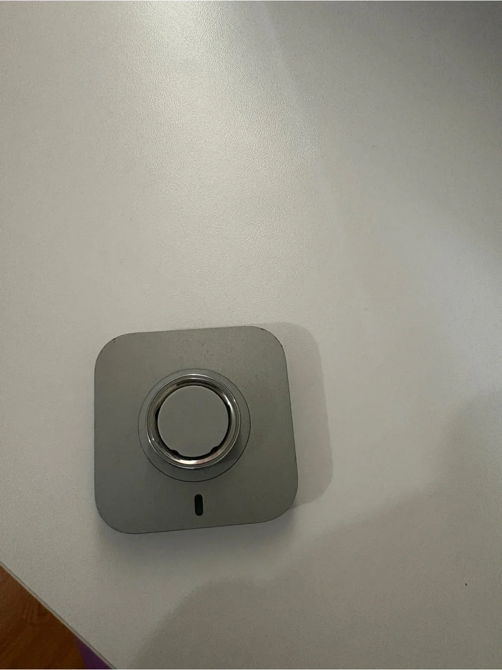 Oura Smart Ring Dock Charger in Silver